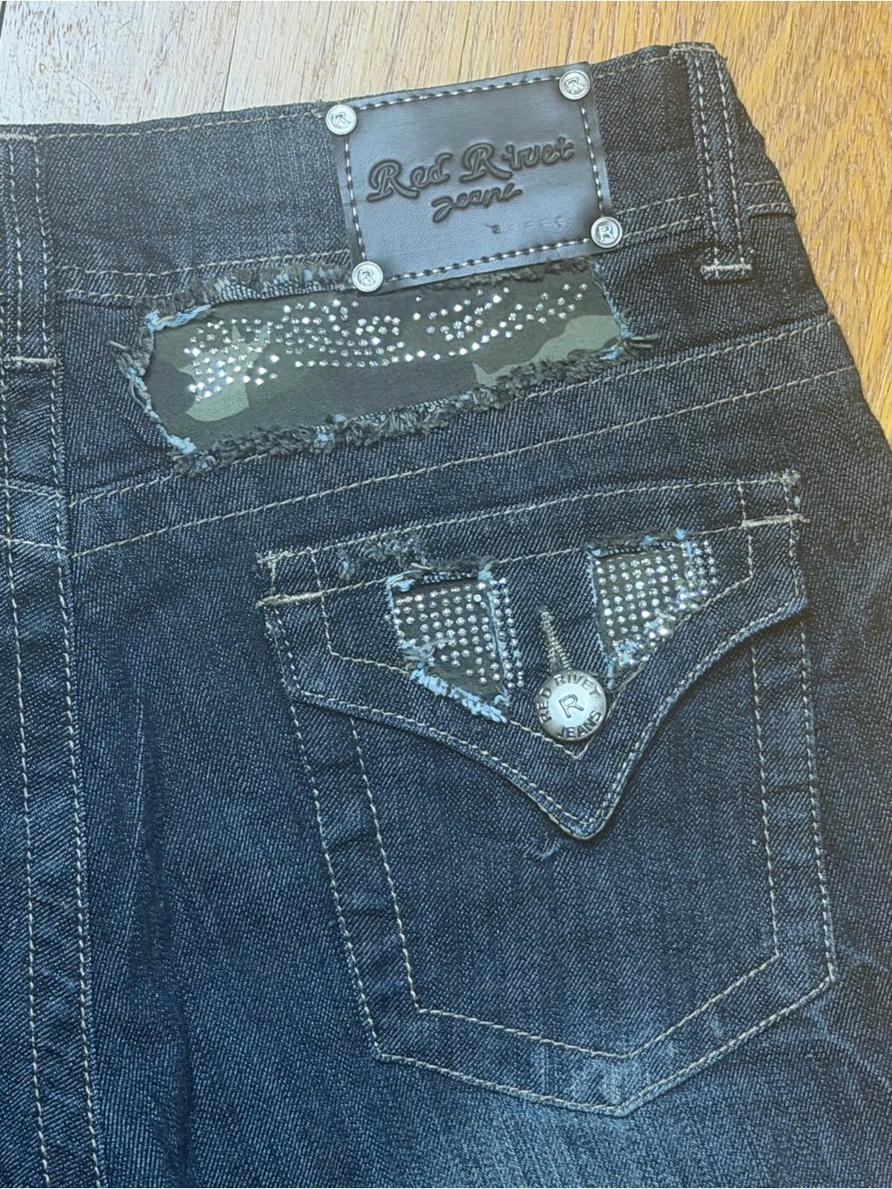 Y2K Red Rivet Low Rise Jeans Size 9 - Picture 6 of 6